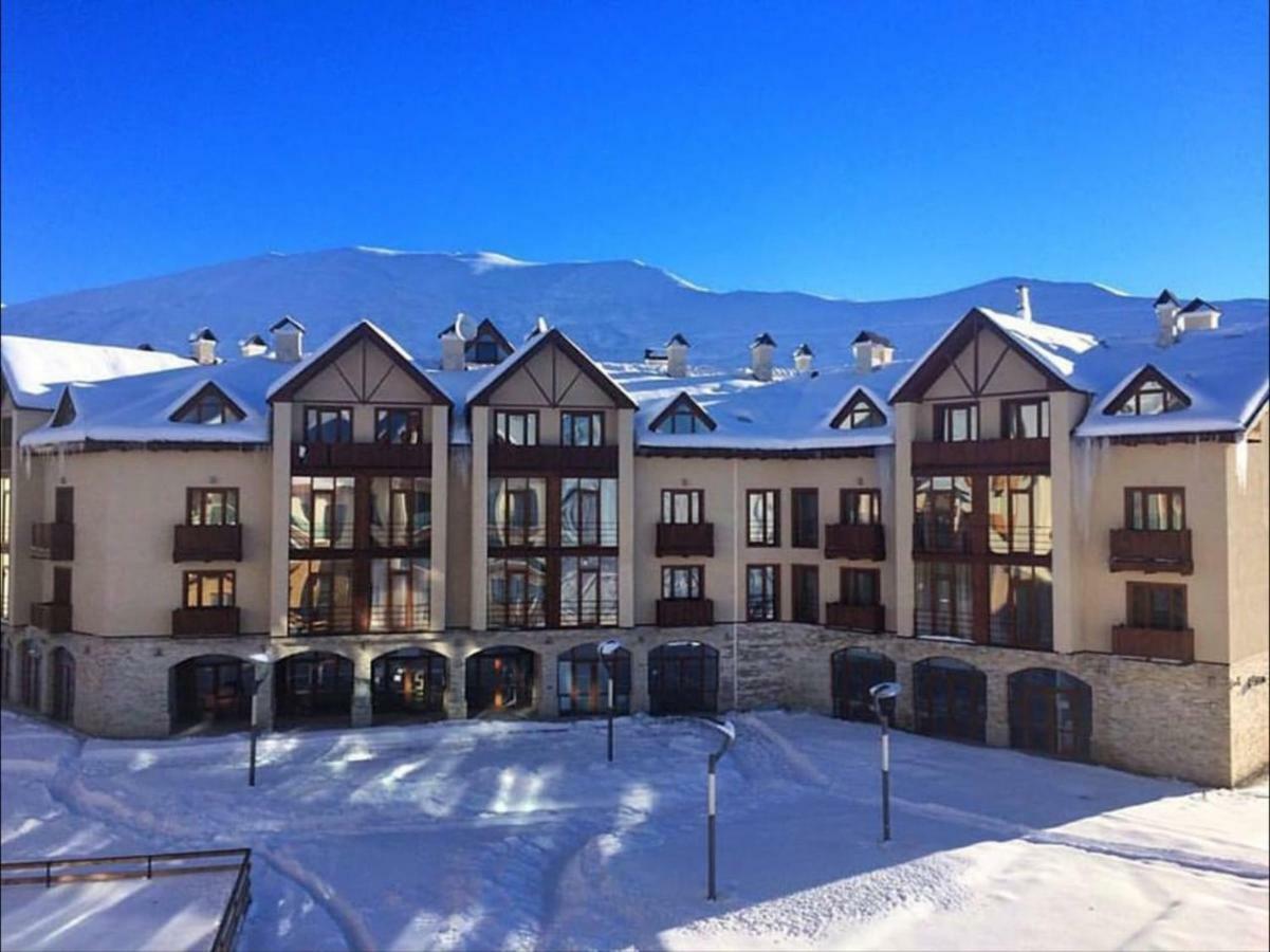 Happy Holidays Apartments In New Gudauri Kültér fotó